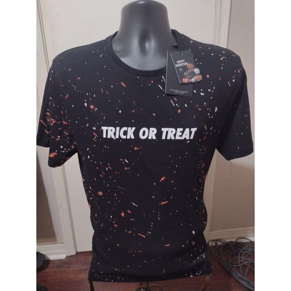 New NWT Women's Denim & Flower Ricky Singh Trick or Treat T-Shirt XL Black - Picture 1 of 10